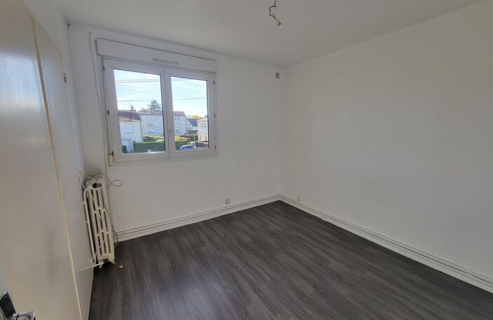 BESSÉ SUR BRAYE : MAISON T5 - 82 M² - BAISSE DE PRIX — photo 5