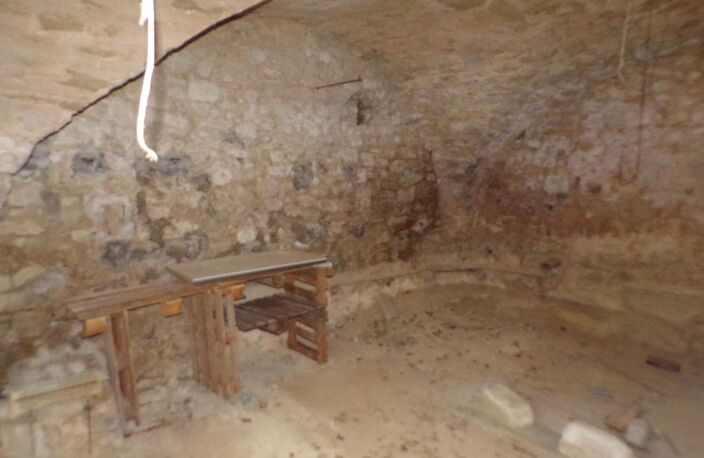 Un Ancien pigeonnier en pierres À Vendre — photo 4