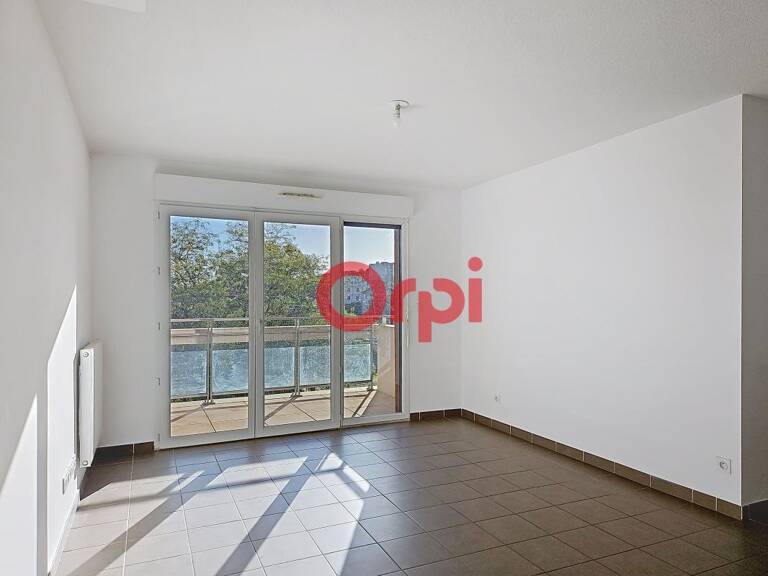 Appartement À Vendre SEYNE SUR MER  t3 de 60m² avec parking privatif, ascenseur — photo 1