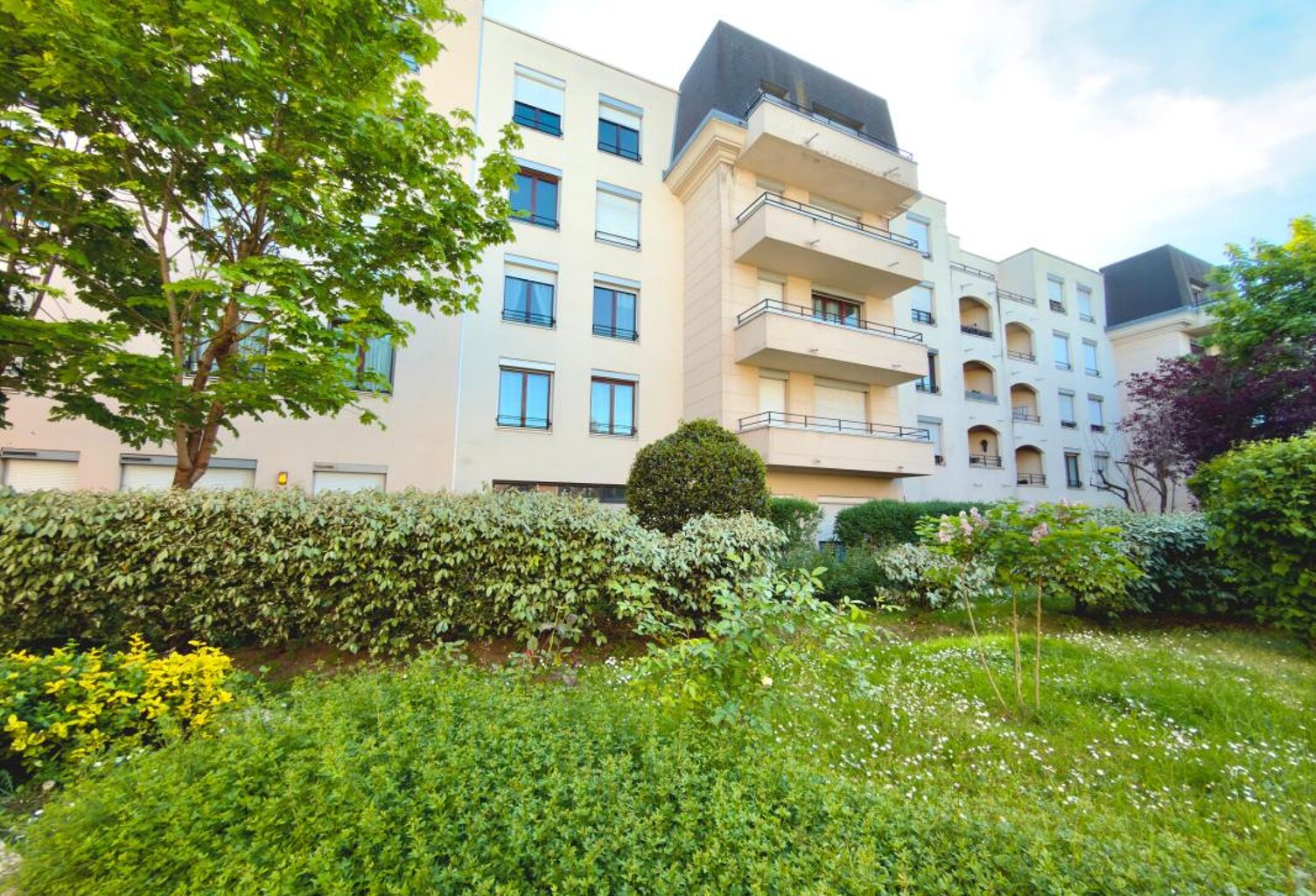 Appartement À Vendre - Saint-Gratien – Centre-ville — photo 1