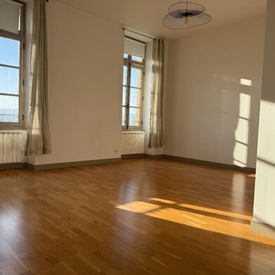 Appartement 4 pièces 1350 €