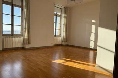 Appartement 4 pièces 1350 €