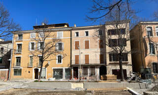 Immeuble  230 m² à vendre à Apt (84400)