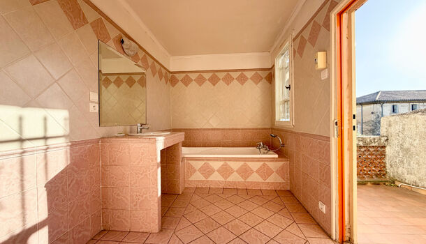 Maison de Village  6 pièces  à vendre Vauvert 30600