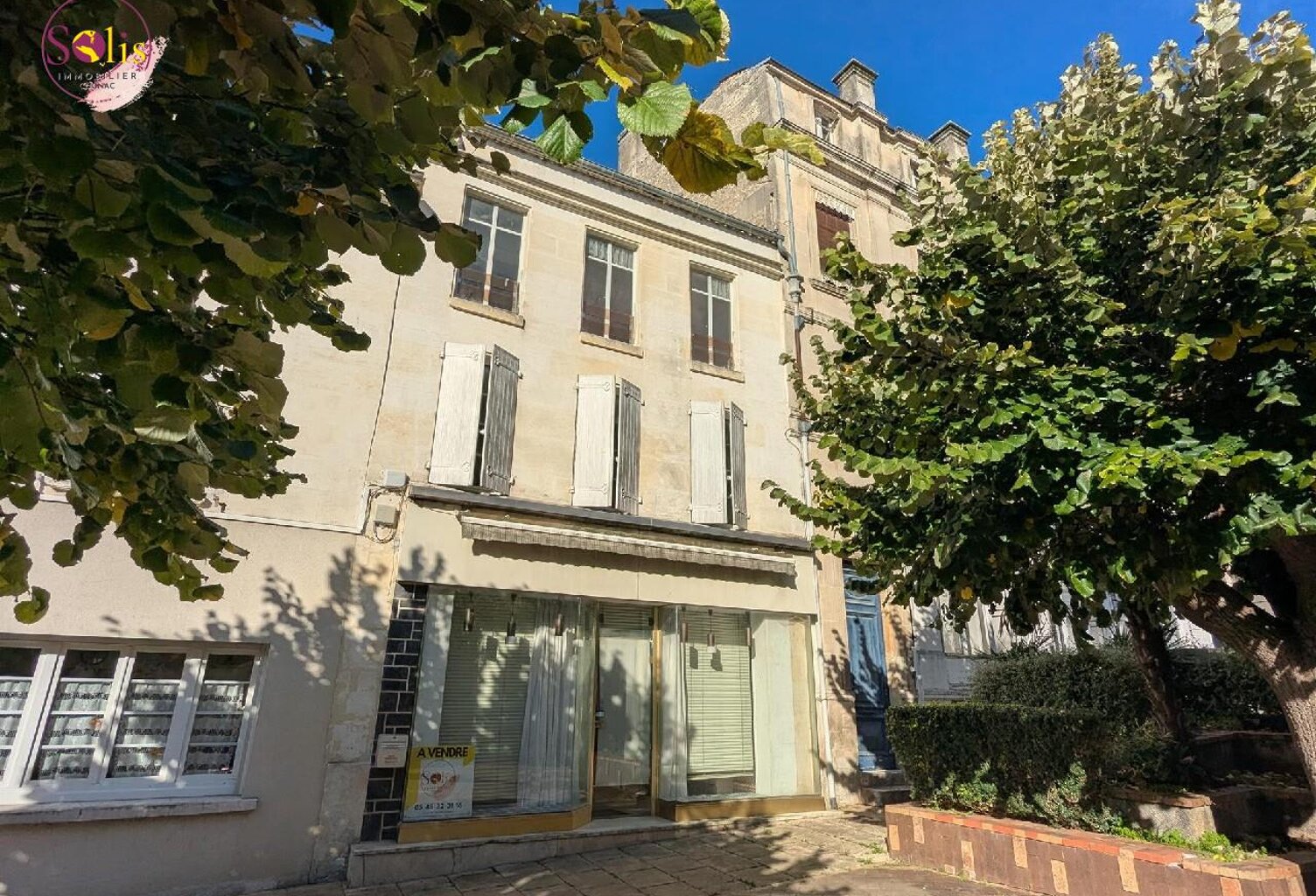 Vente maison 9 pièces 206 m² Jarnac (16200) — photo 1