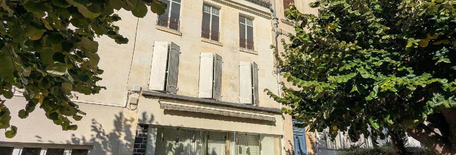 Maison 9 Pièces 206 m² à vendre à Jarnac (16200)