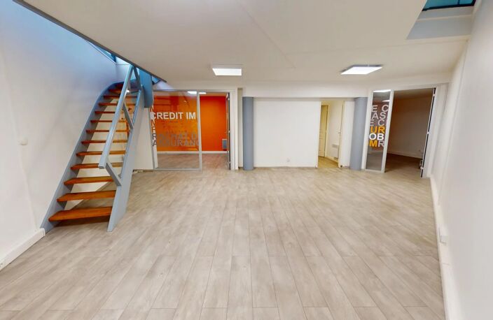 A LOUER - local commercial avec sous-sol CHARTRES CENTRE — photo 5