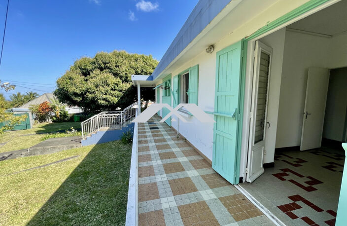 Maison F6 - 95 m² - Saint Pierre — photo 2