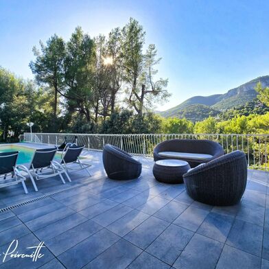 Maison 5 pièces 695000 €