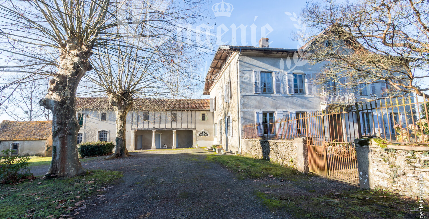 Maison de Maitre 400M² + Dépendances 5 à 600M² +parc 5,6Ha au calme — photo 1