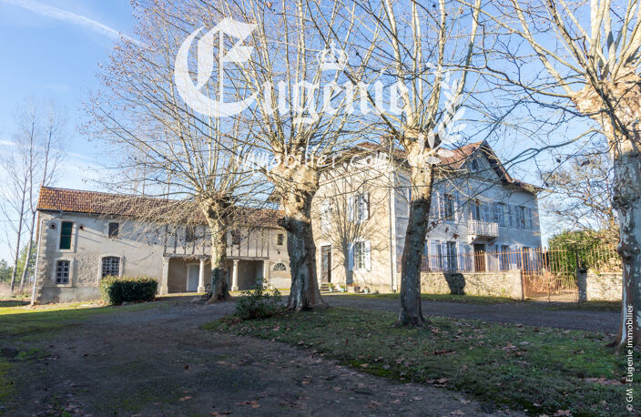 Maison de Maitre 400M² + Dépendances 5 à 600M² +parc 5,6Ha au calme — photo 2