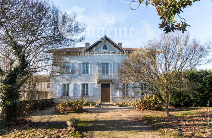 Maison de Maitre 400M² + Dépendances 5 à 600M² +parc 5,6Ha au calme — photo 3