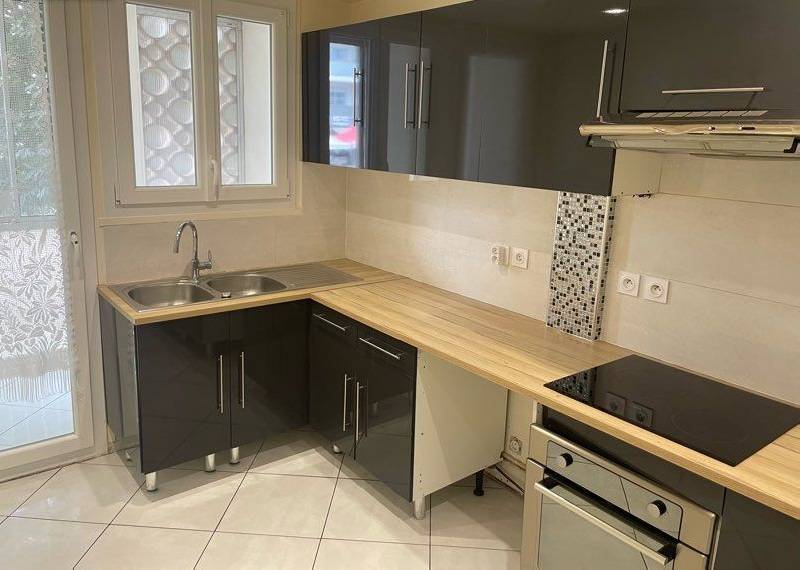 Location T4 76 m² à Chenôve 951 ¤ CC /mois