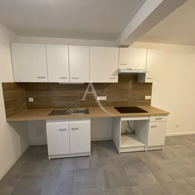 Appartement 4 pièces 586 €