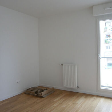 Appartement 3 pièces 372750 €