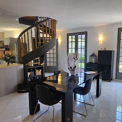 Maison 6 pièces 650000 €