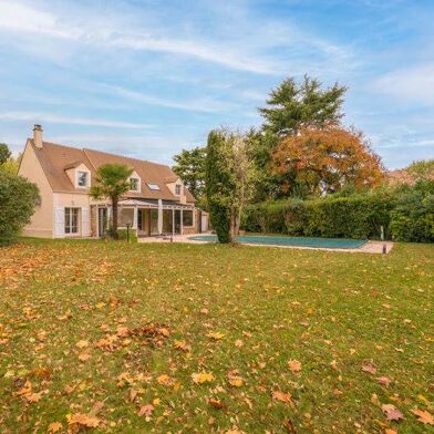 Maison 9 pièces 749000 €