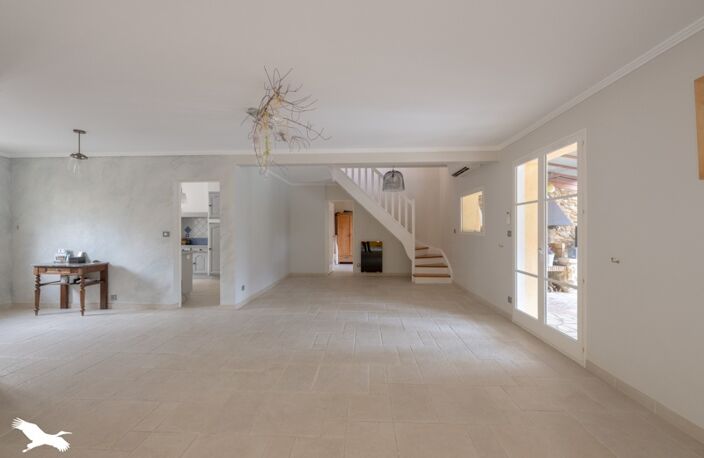 Contemporaine de 9 pièces principales — photo 4