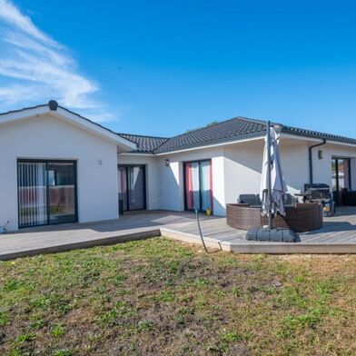 Maison 7 pièces 398999 €