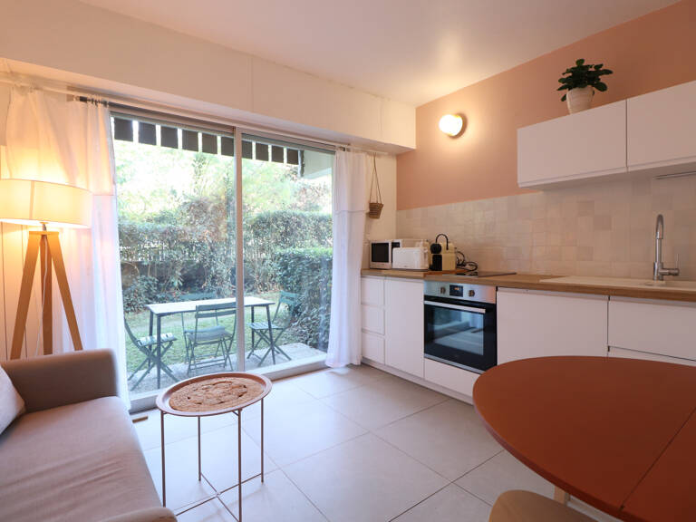 ROYAN - QUARTIER DU PARC - 200 PLAGE ET 100 M COMMERCES - CHARMANT T1 BIS AVEC TERRASSE — photo 1