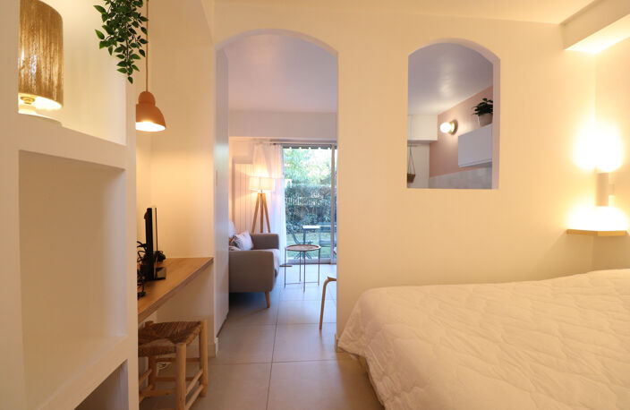 ROYAN - QUARTIER DU PARC - 200 PLAGE ET 100 M COMMERCES - CHARMANT T1 BIS AVEC TERRASSE — photo 3