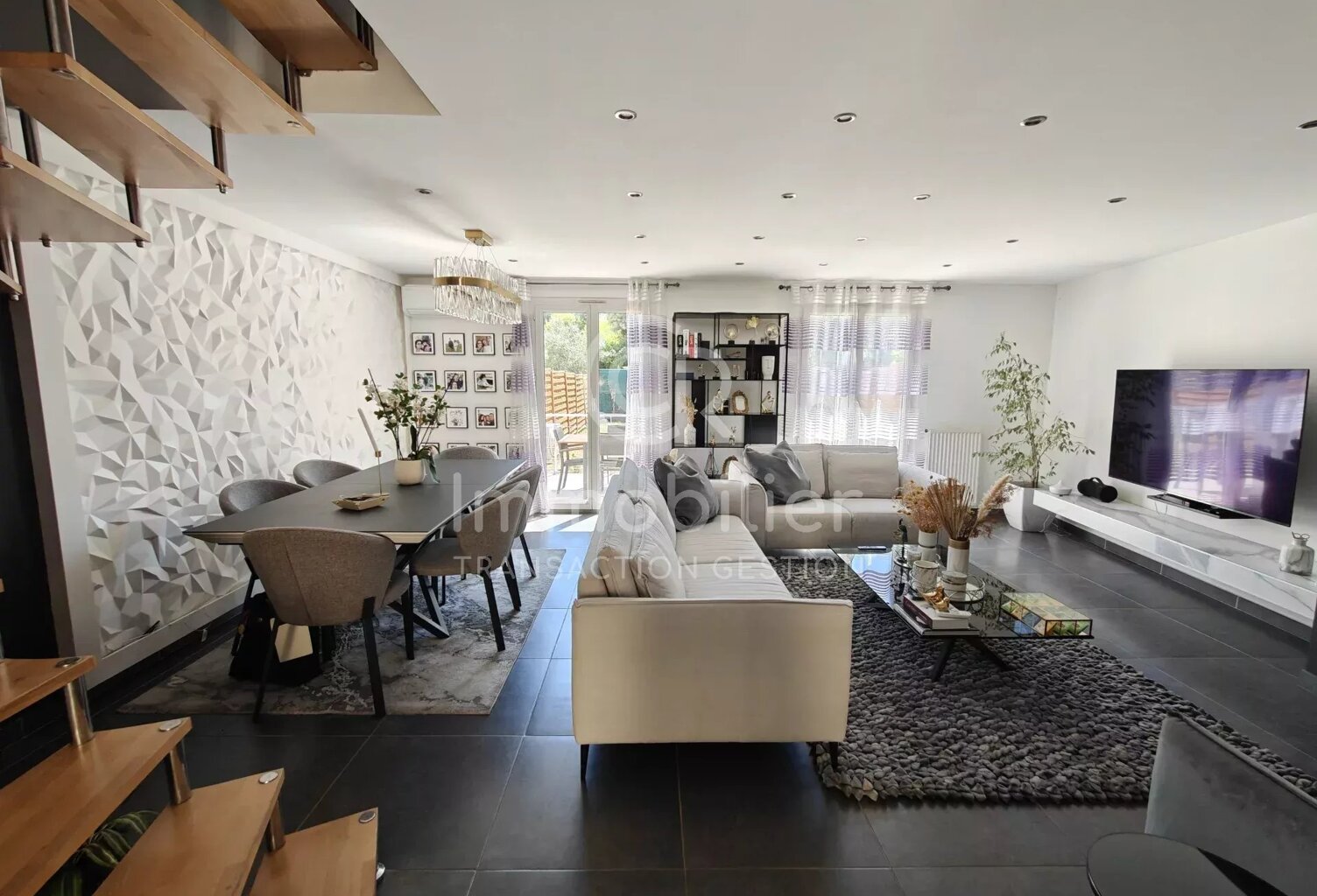 VILLA JUMELEE 92.72 M² 160m² JARDIN GARAGE ET PARKING — photo 1