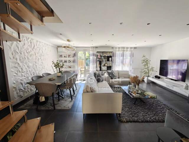 VILLA JUMELEE 92.72 M² 160m² JARDIN GARAGE ET PARKING — photo du bien