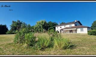 Maison 8 Pièces 270 m² à vendre à Bâgé-le-Châtel (01380)