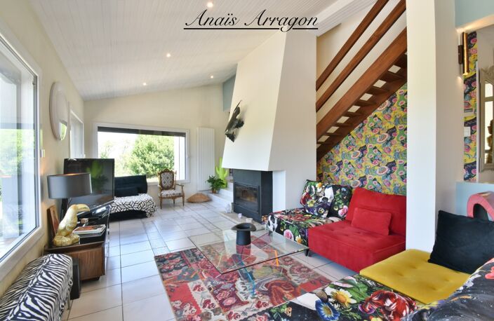 Architecture, nature et panorama : la villa rare que vous attendiez à Pujols - PUJOLS (47) — photo 2