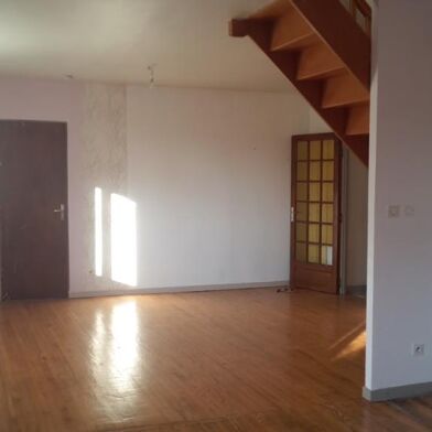 Appartement 4 pièces 750 €