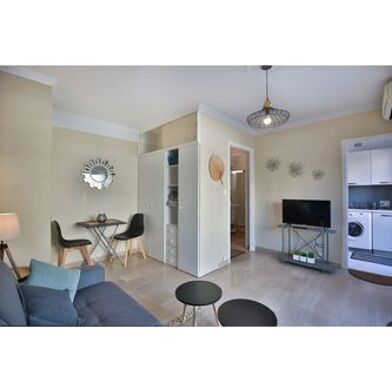 Appartement 1 pièces 740 €