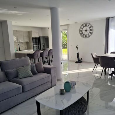 Maison 5 pièces 556000 €