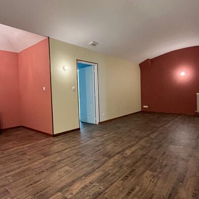 Appartement 8 pièces 180000 €