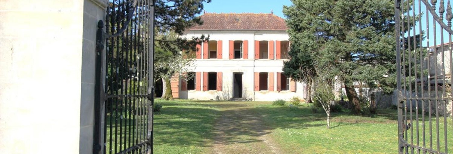 Maison 11 Pièces 273 m² à vendre à Jarnac-Champagne (17520)