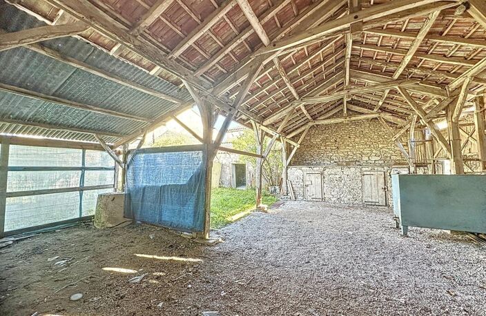 Maison dans un petit village au calme   avec grange et jardin — photo 2