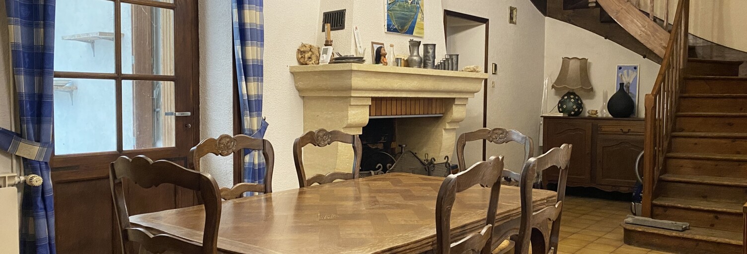 Maison 7 Pièces 141 m² à vendre à Saint-Même-les-Carrières (16720)