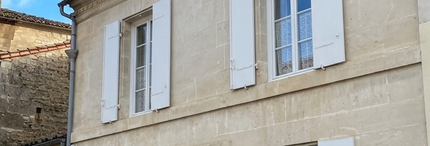 Maison 7 Pièces 140 m² à vendre à Saint-Même-les-Carrières (16720)