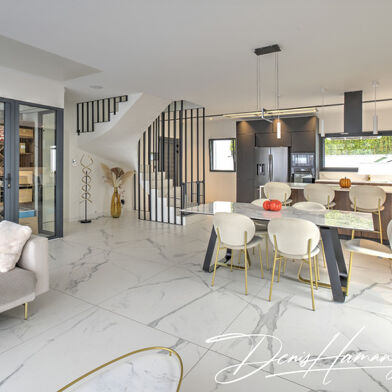 Maison 5 pièces 680000 €