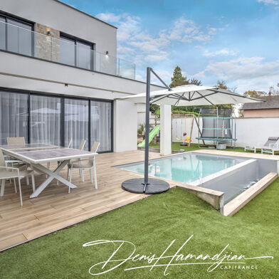 Maison 5 pièces 680000 €