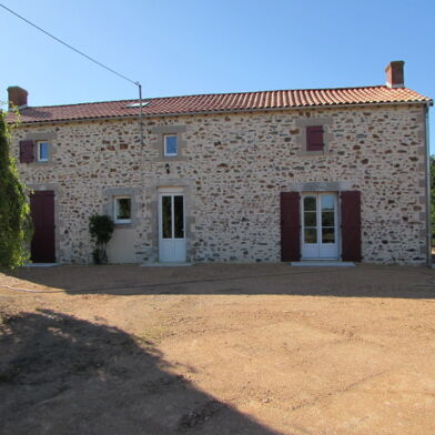 Maison 6 pièces 1280 €