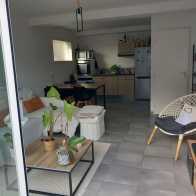 Appartement 3 pièces 750 €