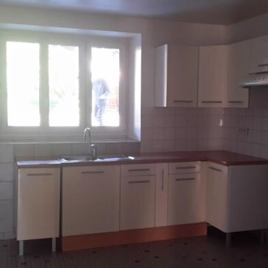 Appartement 4 pièces 750 €