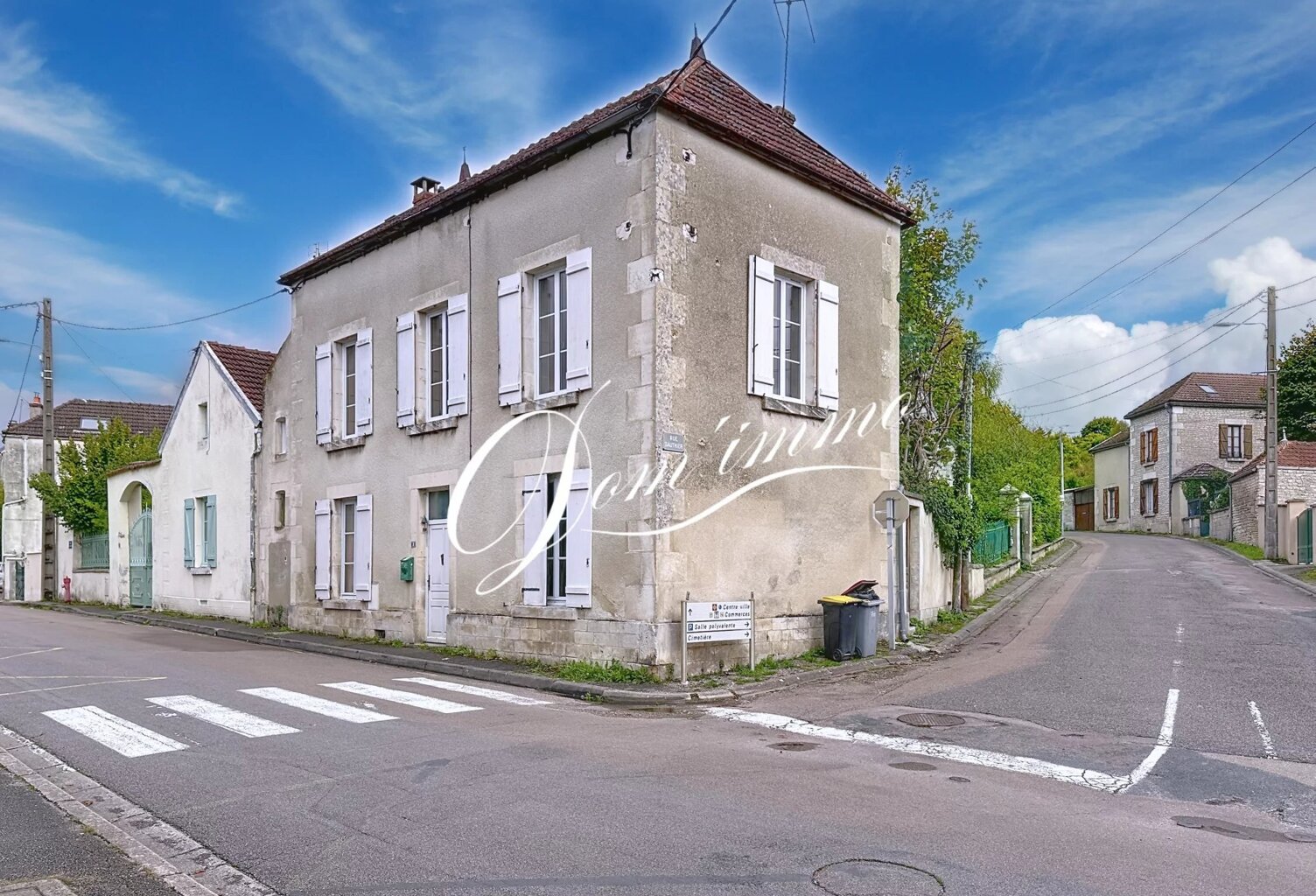 En exclusivité, à Ravières,  maison de village de caractère — photo 1