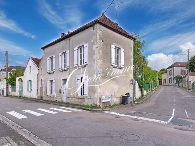 En exclusivité, à Ravières,  maison de village de caractère — photo du bien