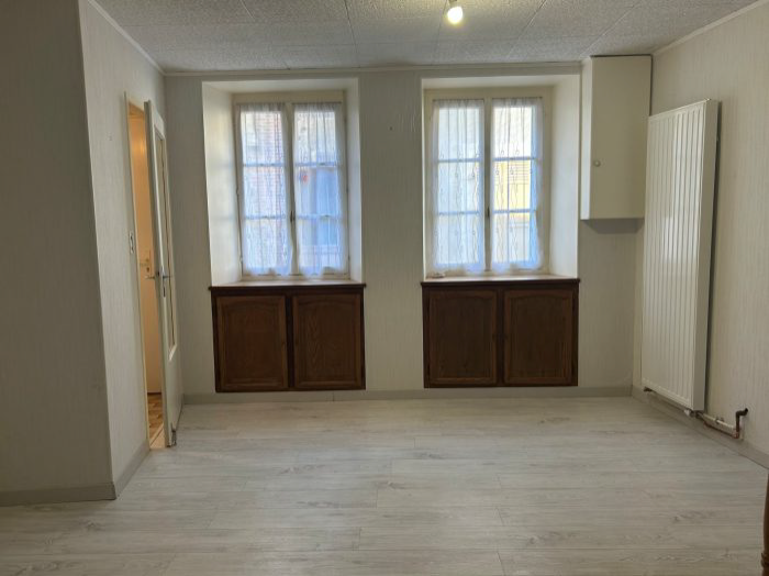 Maison de Village   à vendre Troissy 51700