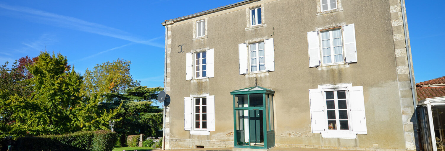 Maison 12 Pièces 420 m² à vendre à La Châtaigneraie (85120)