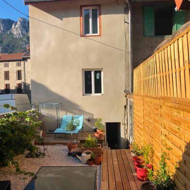 Maison 6 pièces 150500 €