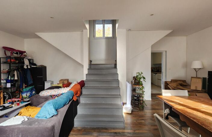 Charmante demeure familiale T4  aux volumes généreux, trois chambres et double salle d'eau, idéalement située — photo 2