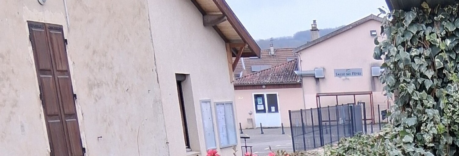 Maison  69 m² à louer à Optevoz (38460)