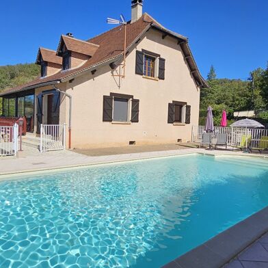 Maison 8 pièces 374000 €